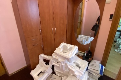 Шафа офісна кутова з дзеркалом, б/в