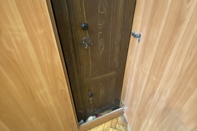 Сейф коричневого кольору з ключами, б/в