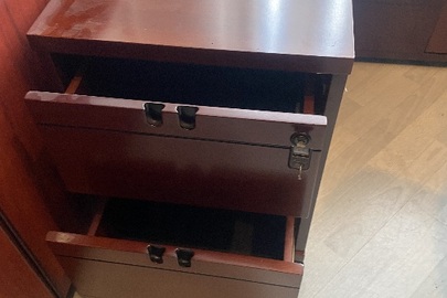 Тумба офісна коричневого кольору, дерев’яна, б/в