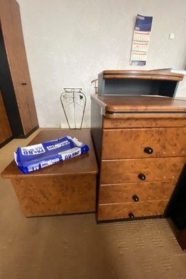 Тумби приставні з шухлядами 4 од. б/в