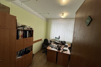 Комплект меблів офісний б/в: стіл 2 од, шафа для одягу, шафа з полицями 1 од. тумба 1 од.