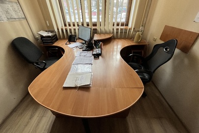 Комплект меблів для офісу б/в: стіл письмовий 2 од.