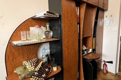 Комплект офісних меблів б/в: стіл офісний 3 шт, офісна стінка, офісна шафа