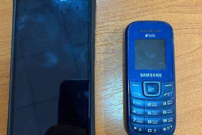 Телефон марки SAMSUNG з сім-карткою та телефон марки Redmi 7А з сім карткою, чохлом марки PIXEL Xiaomi Redmi 7А Spigen