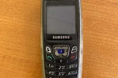 Мобільний телефон SAMSUNG-C210, сірого кольору зі вставками чорного кольору; ІМЕІ:356166/00/077193/0