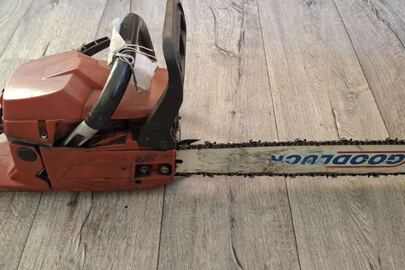 Конфіскація майна за ухвалою суду:  бензопилу марки ( модель) "GOODLUCK", б/в