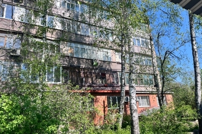 1/2 частина квартири, загальною площею 63,8 кв.м., житловою площею 43,6 кв.м., що знаходиться за адресою: Полтавська обл., м. Полтава, вул. Стрітенська (Комсомольська), буд. 5, кв. 33
