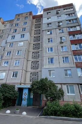 1/4 частина квартири, що знаходиться за адресою: Київська обл., м. Біла Церква, вул. Василя Симоненка (Калініна), буд. 3, кв. 111, реєстраційний номер майна: 22332933