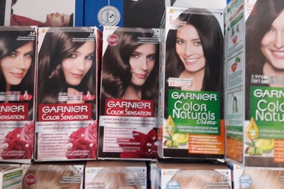 Фарба для волосся "Garnier" у кількості 17 шт