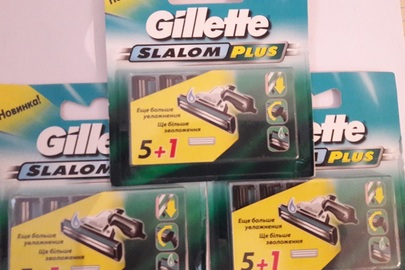 Касети  до системи гоління "Gillette Slalon Plus" в кількості 3 штуки