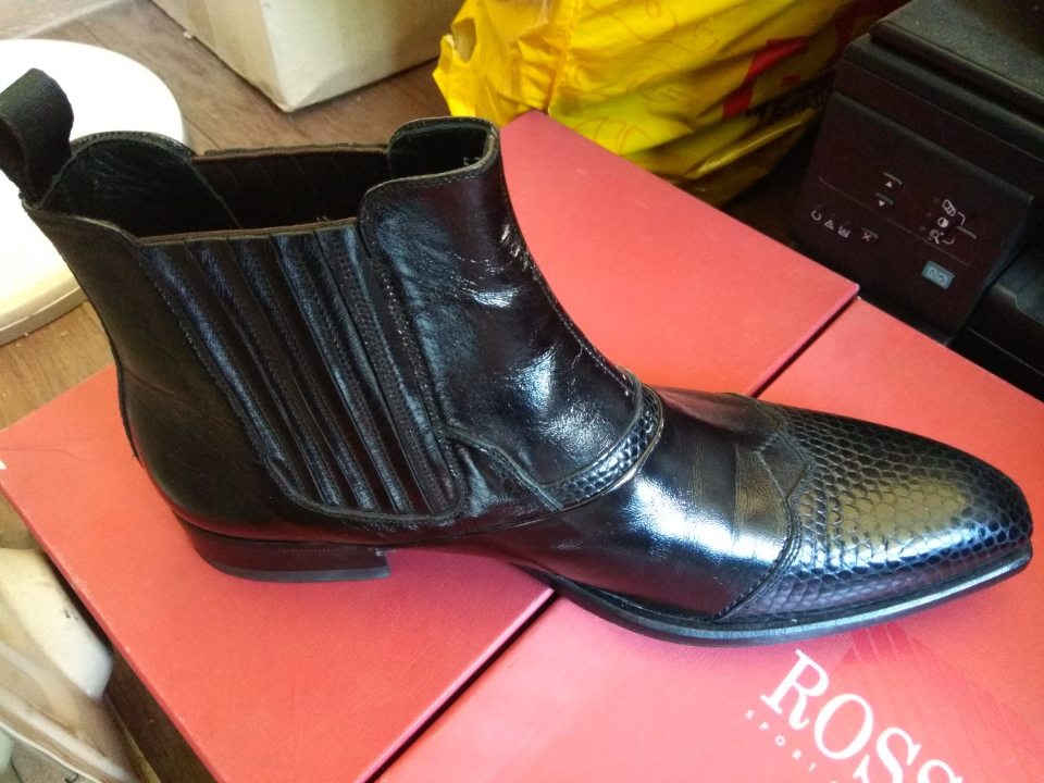 Міжсезонне  чоловіче взуття, чорного кольору, 42 розміру