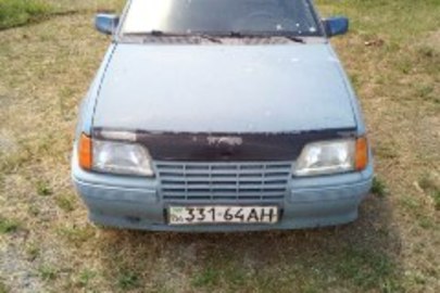 Автомобіль марки Opel Kadett, державний номер 33164АН, 1988 р.в.,  VIN: WOL000036J2706760