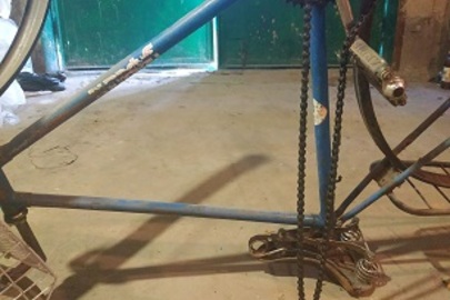 Велосипедна рама металева синього кольору