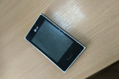 Мобільний телефон "LG-E400"