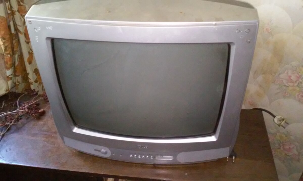 Телевізор LG модель RT20CA75M