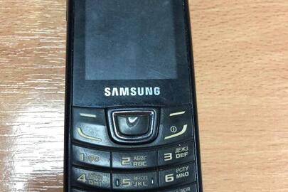 Мобільний телефон Samsung GT-E 1252, IMEI: 353452040816684, 353453040816682