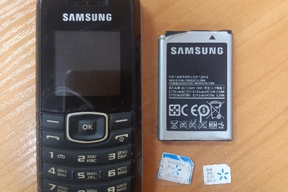 Мобільний телефон «Samsung» без ІМЕІ, та дві сім- карти мобільного оператора "Київстар", б/в
