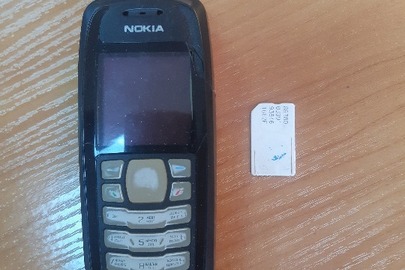Мобільний телефон «Нокіа» без ІMEI, (розламаний навпіл), із сім-картою мобільного оператора «Київстар»