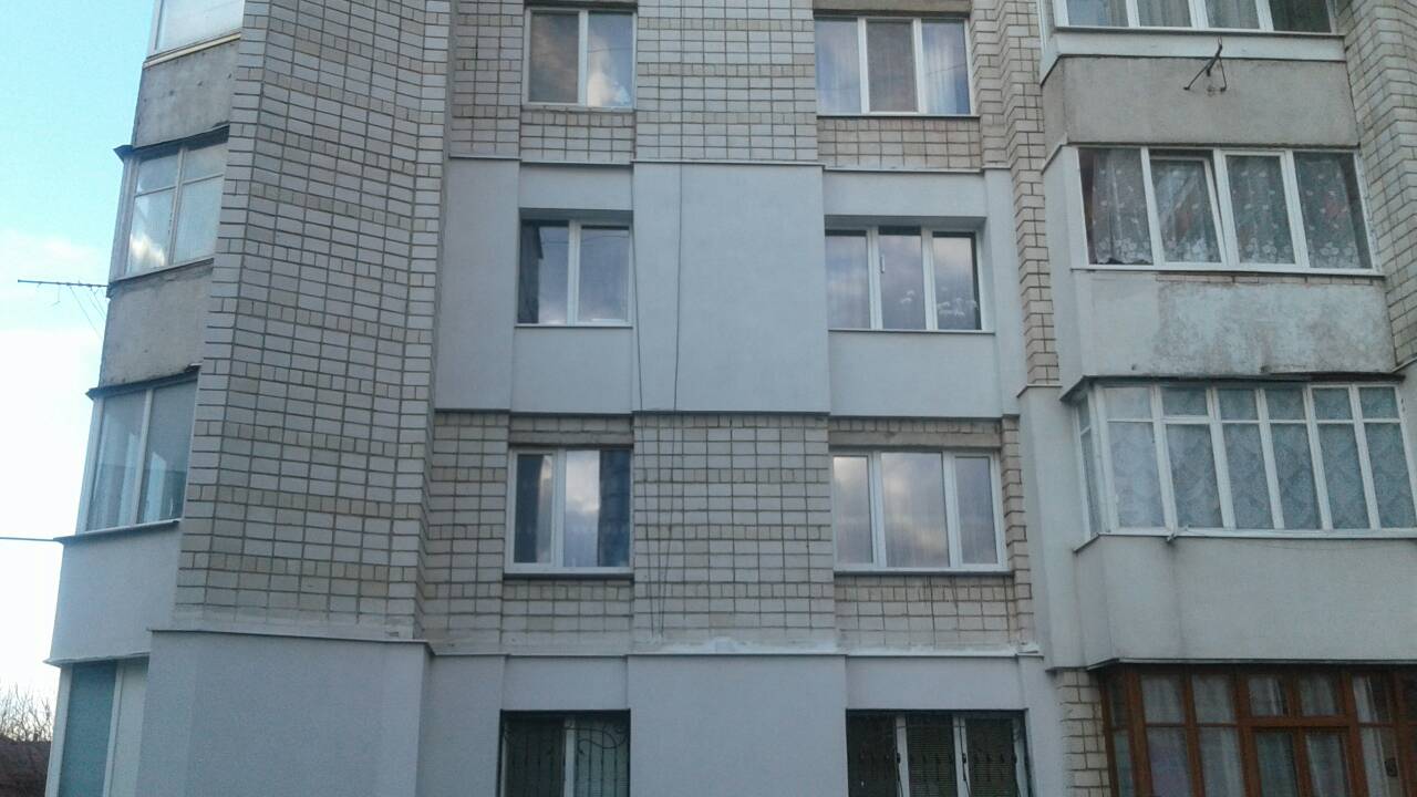 1/4 частка трикімнатної квартири загальною площею 64.80 кв. м. яка знаходиться за адресою: Львівська обл. м. Трускавець, вул. І. Мазепи, 8, кв.14