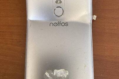 Мобільний телефон марки "neffos" в корпусі сірого кольору, б/в