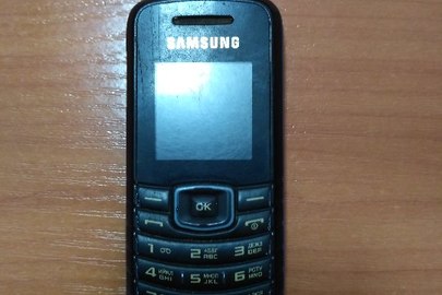 Мобільний телефон марки "Samsung GT-E 108i" із сім-картою мобільного оператора "Київстар"