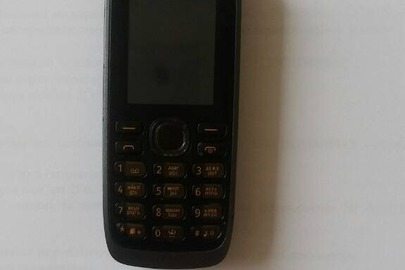 Мобільний телефон марки "NOKIA", сім-карта мобільного оператора "Київстар", карта пам'яті на 2 Гб.