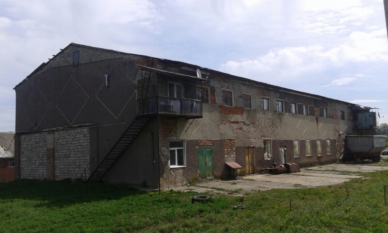 ІПОТЕКА: група нежитлових будівель загальною площею 2489,3 м.кв., що знаходяться за адресою: Хмельницька область, Кам'янець-Подільський район, с.Боришківці, вул.Радгоспна, 1