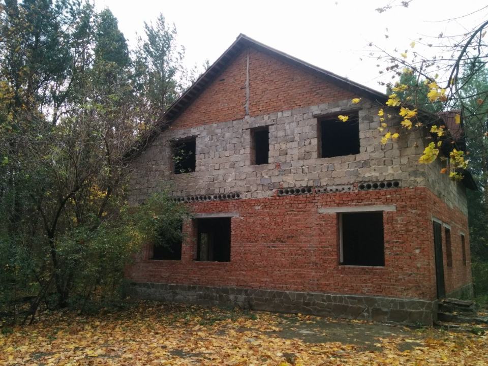 ІПОТЕКА: незавершений будівництвом житлово-готельний комплекс пл.забудови 139.4 кв.м., що знаходиться за адресою: Хмельницька обл., Хмельницький р-н, територія Ружичанської сільскої ради (автодорога (М-12) Стрий-Тернопіль-Кіровоград-Знам'янка, 239 км.)