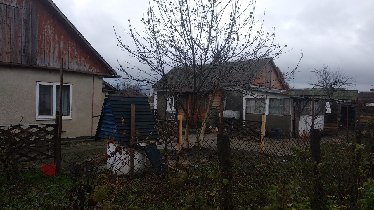 ІПОТЕКА:житловий будинок загальною площею 63,5 м.кв. з надвірними спорудами та земельна ділянка загальною площею 0,10 га., кадастровий номер:68107:00000:01:001:0429, що знаходяться за адресою: Хмельницька область, м.Шепетівка, вул.Одухи,1
