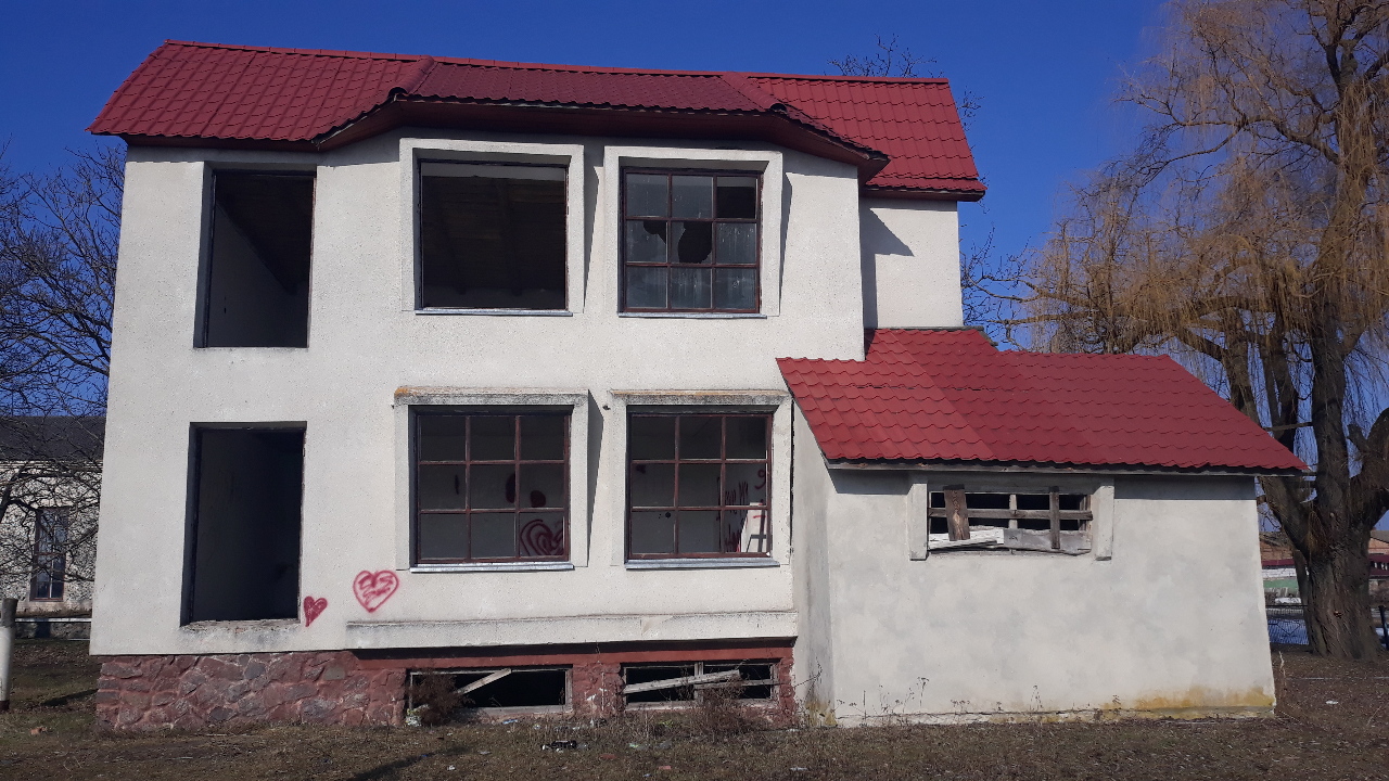 ІПОТЕКА: нежитлова будівля (магазин) заг.пл.148,2 м.кв., та земельна ділянка заг.пл.0,0199 га., кадастровий номер:6824784000:01:002:0027, що знаходяться за адресою: Хмельницька обл., Теофіпольський р-н, с.Святець, вул.Сороки,1а