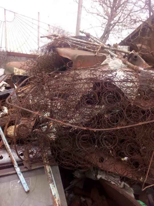 Металобрухт чорних металів загальною вагою 410 кг.