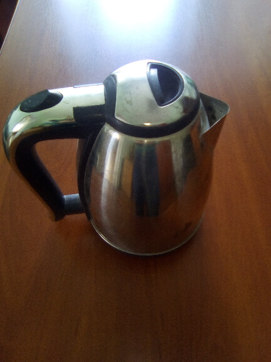 Чайник електричний