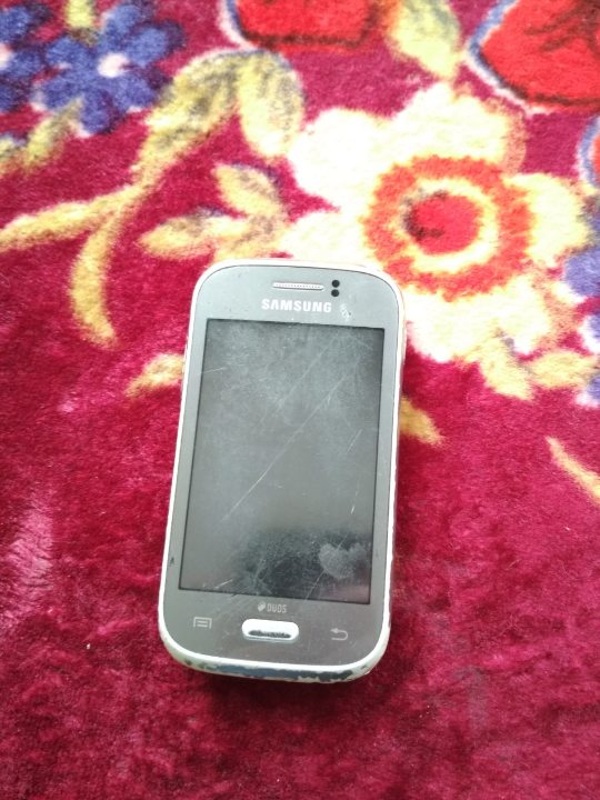 Мобільний телефон марки 