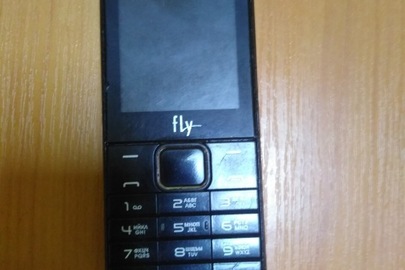Мобільний телефон марки "Fly"