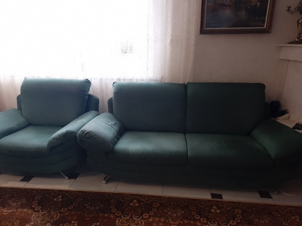 Комлект меблів - диван та два крісла, темно-зеленого кольору, бувші у використанні