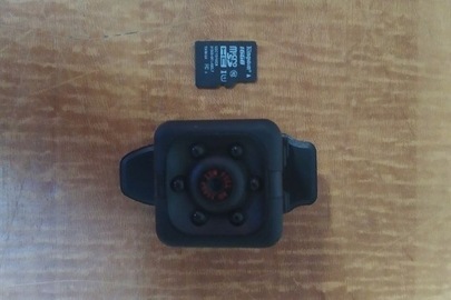 Міні-камера з маркувальним позначенням  «1080Р 12 М Full HD» із флеш картою Kingston об’ємом 16Gb