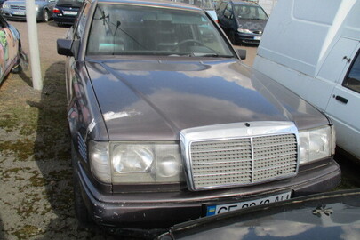 Автомобіль Mercedes Benz 300D, кузов WDB1241331B649302, ДНЗ CE0942AH, 1991 року випуску, об’єм турбодизельного двигуна 3.0л., колір коричневий.