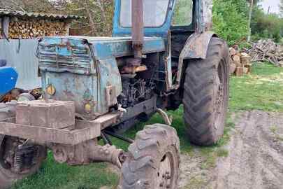 Трактор колісний Т-40, 1986 року випуску, реєстраційний номер 05305 ЕР, номер двигуна 2343165 синього кольору