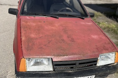 Автомобіль марки ВАЗ,  модель 2109, легковий, 1993 року випуску, VIN - XTA210900R1476391, державний реєстраційний номер АХ0636АЕ, колір червоний