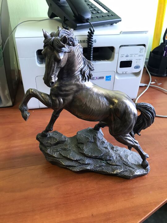 Статуетка коня, бронзового кольору, б/в