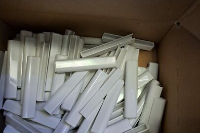 Заглушки кольорові малі 26000 штук, стан новий