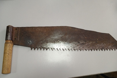  Конфіскація майна за рішенням суду:саморобна пилка з дерев'яною ручкою, б/в