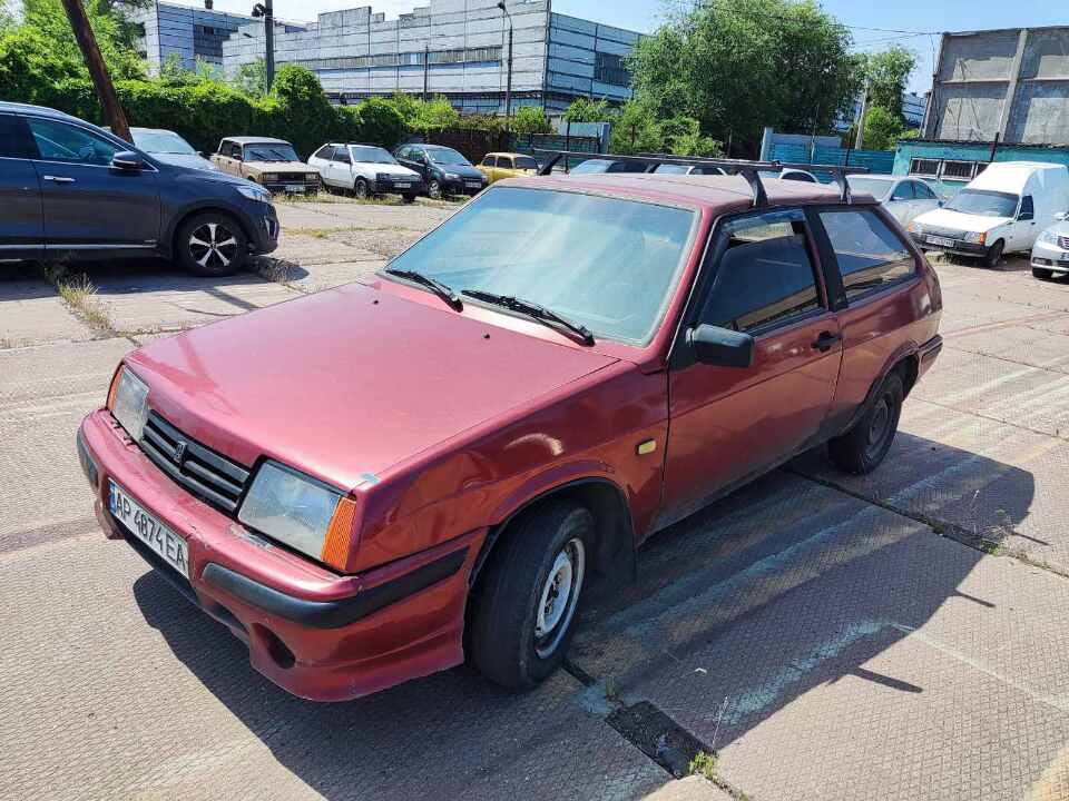 Легковий автомобіль ВАЗ 21083, 1990 року випуску, державний номер АР4874ЕА, червоного кольору, номер кузова XTA210830L0605299 