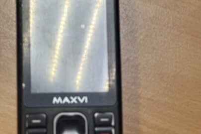Мобільний телефон марки MAXVI модель C17 (IMEI 1 358739053907557; IMEI 358739054157558) стан б/в
