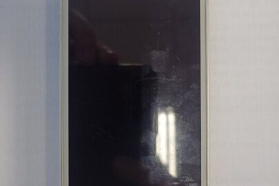 Мобільний телефон Apple Iphone 5, IMEI 013629002665975, білого кольору, б/в