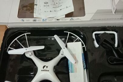 Один комплект, новий: квадрокоптер (дрон) "Drone SKY" 1 од., камера "CX-54W", 1 од.