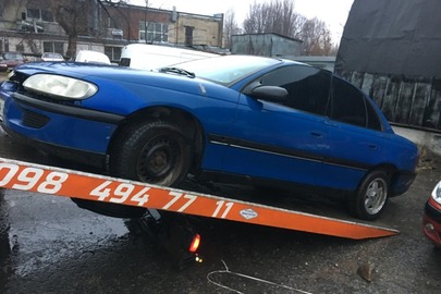 Автомобіль "OPEL OMEGA", реєстраційний номер АХ3148АІ, VIN: W0L00002585 1994 р.в., синього кольору