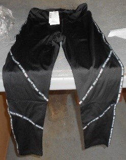 Штани жіночі з поліестерової тканини, без ознак використання, загальною кількістю 655 шт.