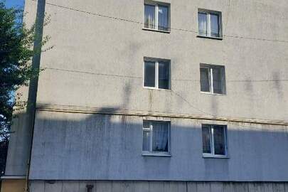  1/2 частки квартири загальною площею 30,9 кв.м, яка знаходиться за адресою: Івано-Франківська обл, Калуський район, смт. Рожнятів, вул. Б. Хмельницького буд.17, квартира № 53 