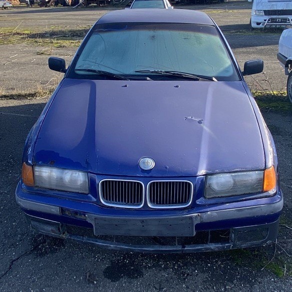 Колісний транспортний засіб легковий седан-В BMW 316,номер кузова WBACA91090SF34427,реєстраційний номер АТ9262АК,1997 року випуску, колір-синій